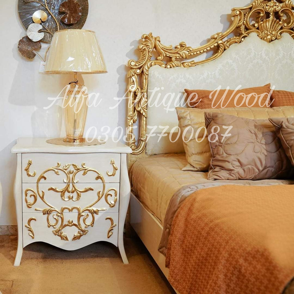White Gold Crown Bed Set